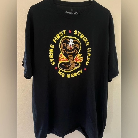 Cobra Kai Strike First Logo T Shirt Men’s Size 2X - Picture 1 of 3